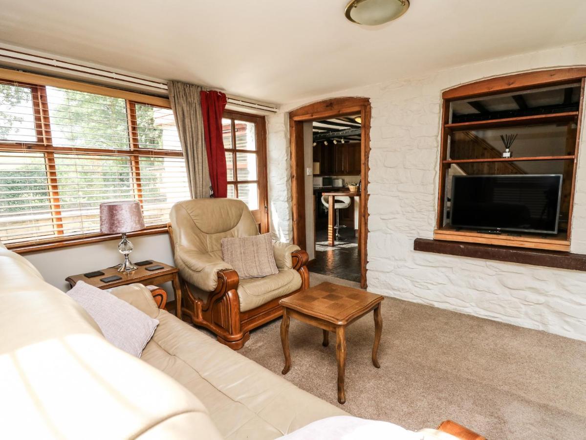 Brook Cottage 란니들로스 외부 사진