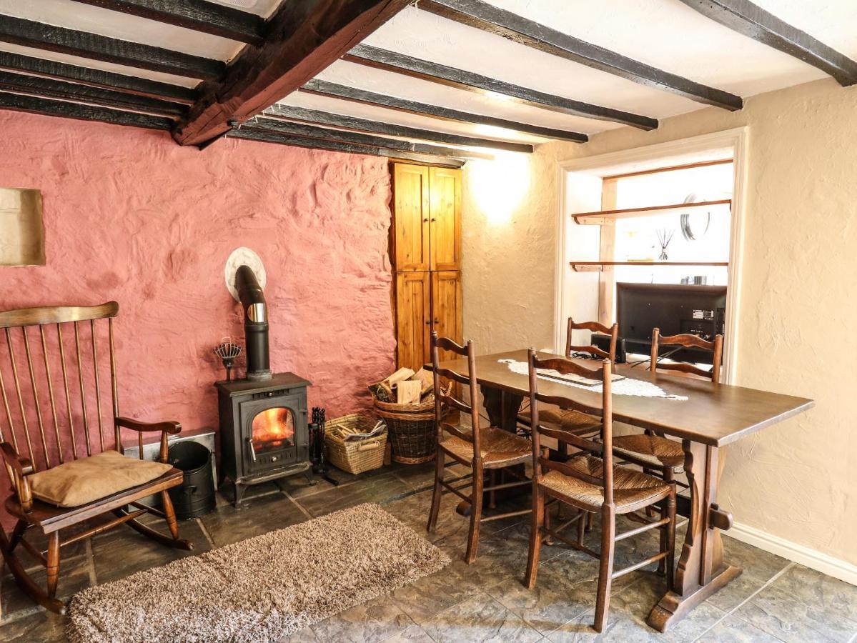 Brook Cottage 란니들로스 외부 사진